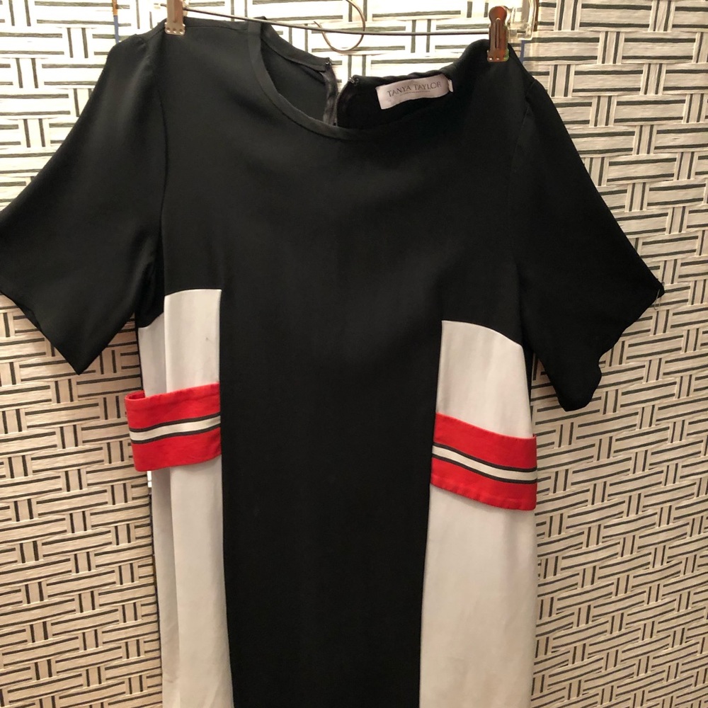 Dress - Picture 3 of 4